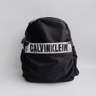 美國百分百【全新真品】Calvin Klein 包包 CK 後背包 雙肩包 休閒包 logo 深藍 黑 AA55