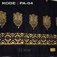 Sarung bordir Wadimor motif pintu Aceh