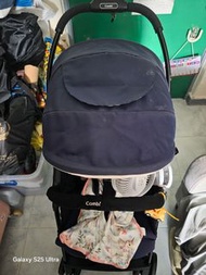Combi 嬰兒車