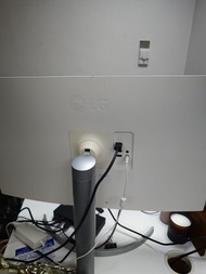 LG 樂金 31.5吋 UltraFine 4K 超高清顯示器 32UN550-W