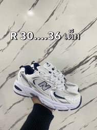 รุ่นNB 530 (Sz.30-36EU) แนะนำเผื่อ 1 ไซส์ สีขาวกกรมท่า เหมาะสำหรับเด็ก ใส่สบาย นุ่มเท้า V67D01