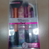 real technique Brush With Bag New