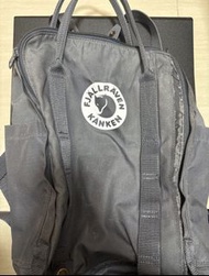 Fjallraven Kanken 背包