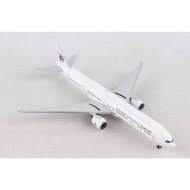 QATAR AIRWAYS BOEING 777-300ER A7-BOC PHOENIX 1:400