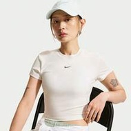 เสื้อยืดแขนสั้นผู้หญิง AS W NSW NK CHLL KNT CRP ผ้าถัก คอไม่มีปก ทรงสั้น THF9539-134