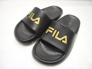 2022 FILA 流行款 一體成型.輕量.防水~童款 運動拖鞋 流行拖鞋(2-S824W-009)黑金