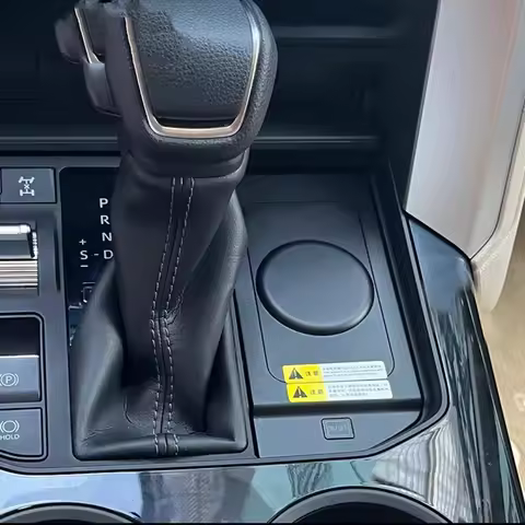 Car magsafe wireless charger fast charger charging plate pad trim phone holder for Toyota Land Cruis