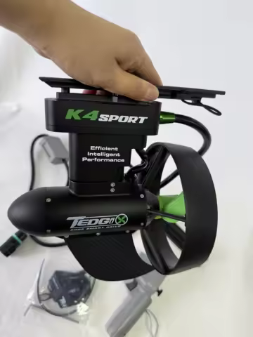 EDGE K4S motorboat and kayak engine. It is compatible with the B15 types of batteries developed by E