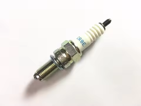 Spark Plug CR8E For Benelli Stels BN251 TNT25 BN302 TNT300 BN600 TNT600 TRK502 Keeway RK6 / BN TNT 2