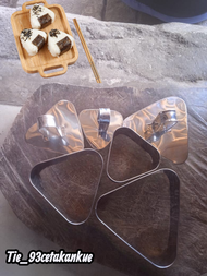 cetakan nasi sushi onigiri segitiga +penekan / Ring roti cronigiri segitiga bahan stainless steel