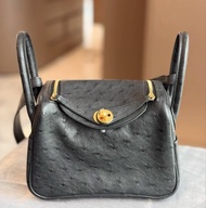 Hermes Mini Lindy  黑金 鴕鳥皮 W刻