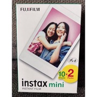 [日本製造] Fujifilm Instax Mini 富士即影即有菲林相紙 (白邊框孖裝-10張 x 2包) 適用於 Fujifilm Mini 8 &amp; Mini 9相機 // Fujifilm INSTAX Mini Instant Film for Fujifilm Mini 8 &amp; Mini 9 Cameras &lt;10 Sheets x 2 Pack (White))&gt;