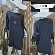 H&M black 3/4 knoted sleeve midi dress