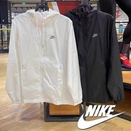 NIKE OUTLETS Nike Club+ 男子襯裏梭織連帽夾克 官網同步在售款.熱門 防曬 UV 防水 防風 風衣 開衫 衝鋒衣 外褸 男女同款 女裝 男裝 Jacket women men u