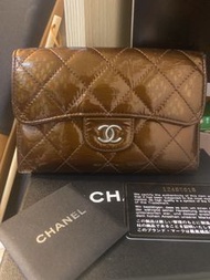 Chanel  中款漆皮銀包 👛 Purse &amp; Wallet 100% REAL❤️原裝盒，有卡，貼。Chanel標誌性的菱格紋設計，經典耐看，絕對是長青款