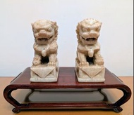 旧藏～早期旧雕工.玉石獅子一對