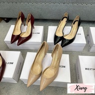 Smooth high heels with pointed heels.