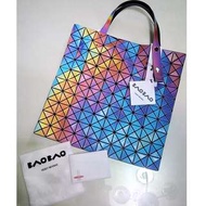 issey miyake BAOBAO保證正品海外限量版極光彩虹10x10美包(全新付吊牌防塵套)