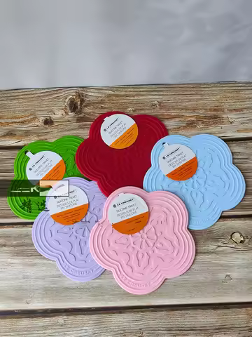 Le Creuset Cool Color Heat Resistant Silicone Mat High Temperature Resistant Table Mat Anti-Scalding