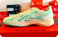 Specs Speedblaze 4 IN -lightweight futsal shoe - performance indoor futsal shoe designed for agility