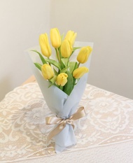黃太陽鬱金香花束