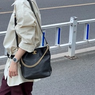 Chanel 黑金嬉皮士徽章水桶包 小號24*29*15 98新配件塵袋