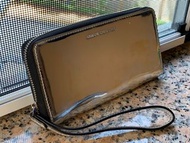 Armani Exchange 亮銀色長形銀包