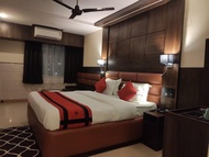 OYO 18344 The Howrah Hotel