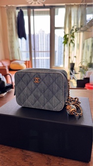 放售 chanel 22c 牛仔布金球相機包 camera bag  有盒有單
