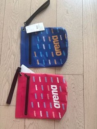 Arena 防水袋 藍色/紅色(每個）