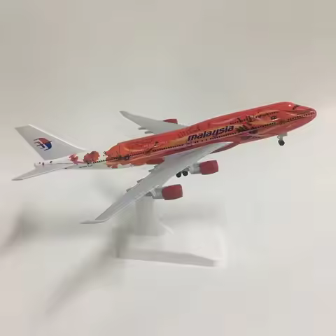 20cm B747 Malaysia Red Airplane Model 747 Airlines Metal Aircraft Replica Alloy Material 1:400 Aviat