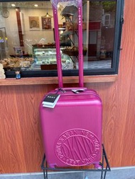 DKNY 拉絲材質梅紅色20吋登機可擴展行李箱 54 x 36 x 23-6cm