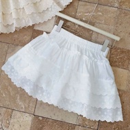 (PB.HAVANA) Váy Miora dáng ngắn xoè 3 tầng phối viền ren đai bo chun (CV396)