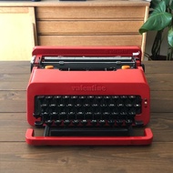 🇯🇵由日本直送已包運費🇯🇵 ＃925 1969 古董 Olivetti Valentine 中古經典設計獎得主 手提打字機連盒  100%操作正常 已換全新墨帶 連說明書 昭和時期 Typer Typ