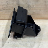 MESIN Engine Mounting Right Rubber Foot Right Engine Seat Isuzu DMAX 4JH1 4JJ1 8-97367272-0