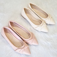 XP27 Twist Pointed Toe Flats