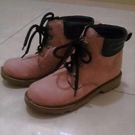 粉色馬丁短靴