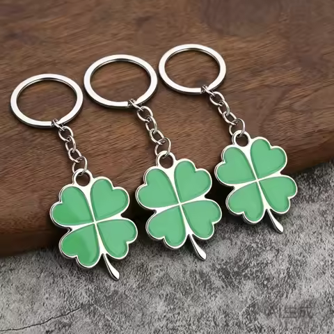Alloy Metal clover Keychain Pendant Auspicious Lucky clover Bag Accessory Creative Gift Hanging Acce
