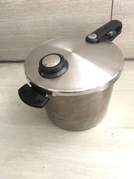 (原價$4,780) 98%新 德國製造 Fissler 6公升 特大size 22cm深 高速 不鏽鋼 壓力煲 Vitavit Edition 6L Pressure stainless steel
