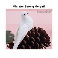 Miniatur Burung Merpati, Hiasan Burung Merpati Putih