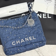 全新 附台灣發票購證🧾chanel22bag mini 珍珠卯釘牛仔包 晶片款 香奈兒限量版 香奈兒迷你垃圾袋