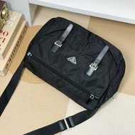 🏷Prada．尼龍郵差包