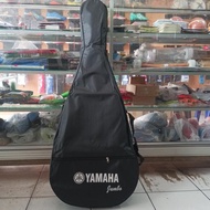 Yamaha Jumbo Foam Acoustic Guitar Bag - Guitar Softcase