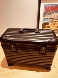 rimowa pilot aluminium hand carry size 20"