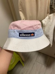 Ellesse 漁夫帽