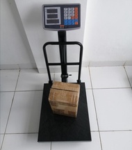 Timbangan duduk digital 300kg  Timbangan digital 300kg Timbangan elektrik 300kg merk MASTER