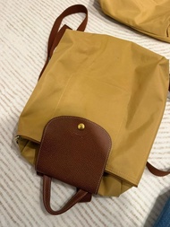 Longchamp 黃色尼龍後背包