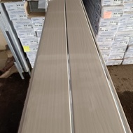 plafon PVC motif serat kayu putih