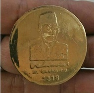Uang Koin Emas Gambar Soekarno dan Gambar Garuda bahan Kuningan