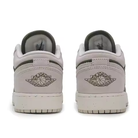 Nike Women's Shoes, Big Kids' Shoes, Air Jordan 1 Low Se (Gs) Competition Training Cushioning Basket